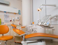 Стоматологічний центр Granate Clinic (Гранат Клінік), ул. Митрополита Шептицкого, 4 - фото 1
