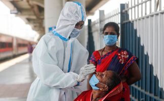 Індія: антирекорд, нова хвороба та лікарні просто неба