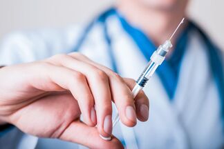 Вакцина Pfizer появилась в центрах массовой вакцинации Украины