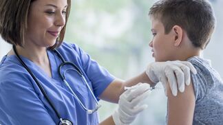 Вакцину Moderna одобрили для подростков