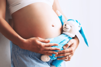 Названы плюсы и минусы беременности в разном возрасте