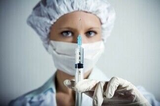 Украину накрывают простудные болезни: для кого опасна вакцина от гриппа