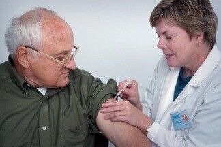 В Україні починається антикоронавірусна вакцинація препаратом CoronaVac