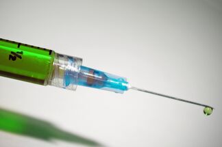В ЕС могут сделать обязательной третью прививку от COVID-19