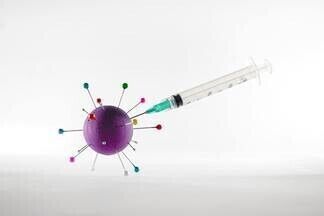 Эксперты ответили, чем отличается иммунитет к коронавирусу после вакцинации и после болезни