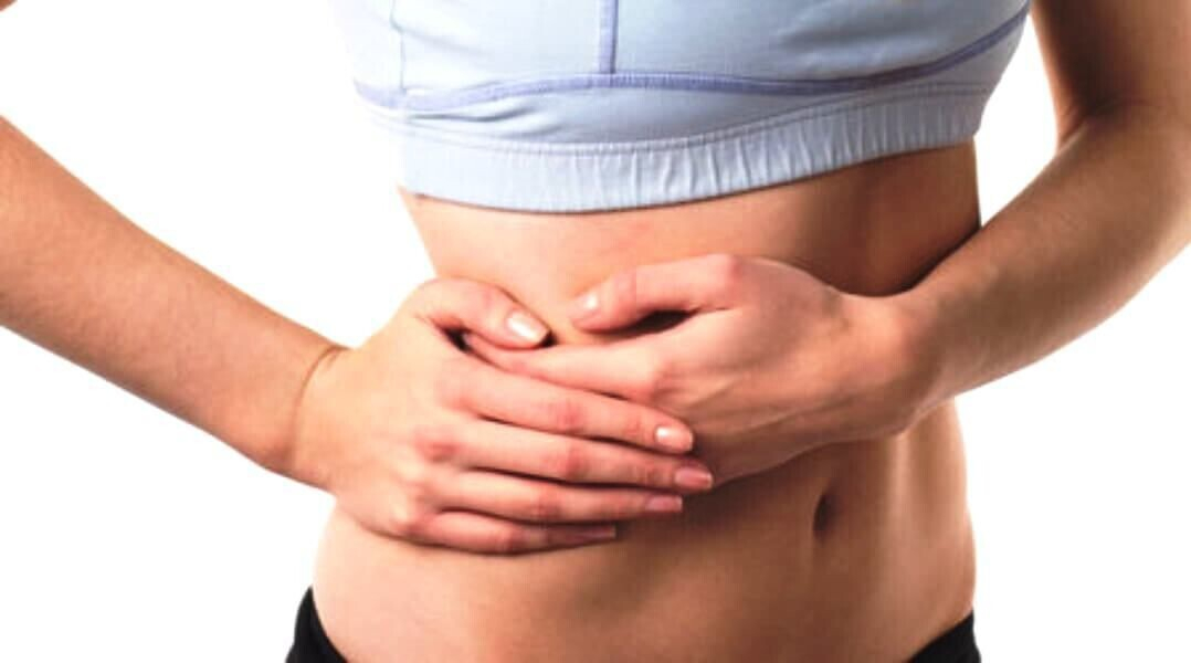 Болит правый бок под ребрами сбоку, что это значит Болит правый бок под ребрами сбоку, что это значит